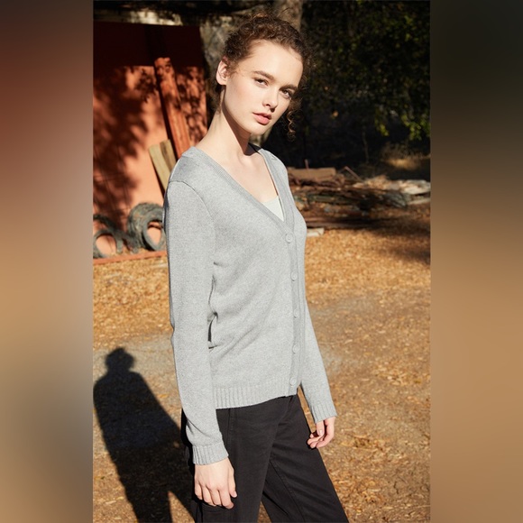 BRANDY MELVILLE Button Up‎ Knit Sweater - Picture 11 of 12